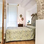 La Piazzetta Delle Erbe